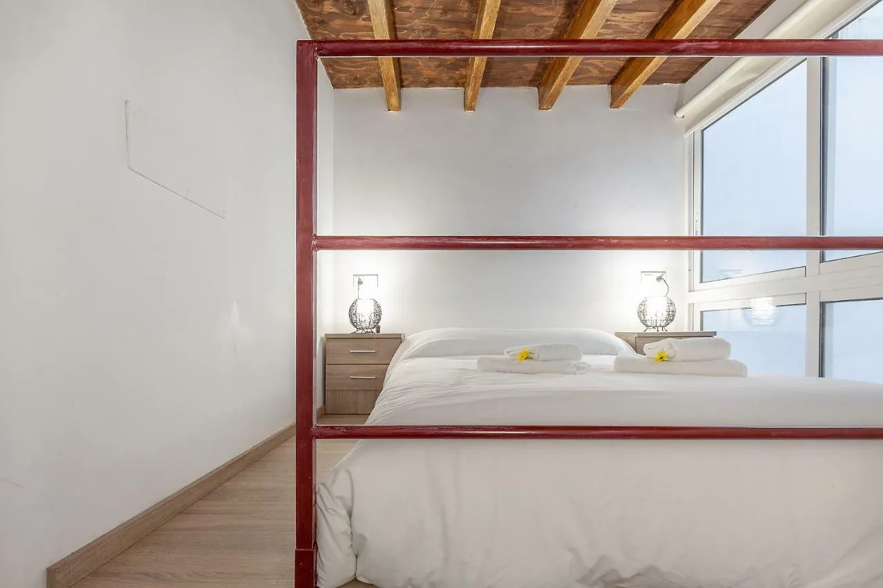 Pasaje Amores Iz. - Tranquilidad Y Vida Cultural En Centro Sevilla 4Px Seville